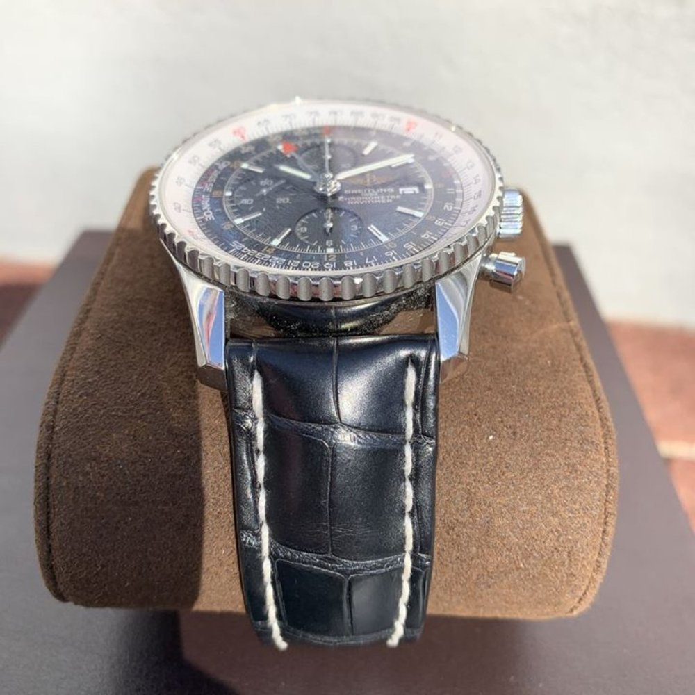 Breitling Navitimer World Gmt 46 Automatic Watch - Picture 6 of 8